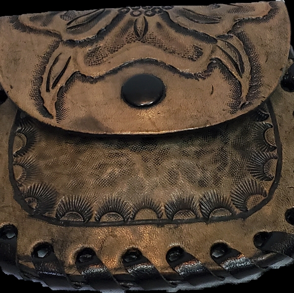 Handmade Leather Coinpurse - Picture 4 of 4